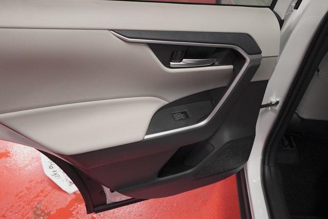 Photo of 2025 Ice Cap Toyota RAV4