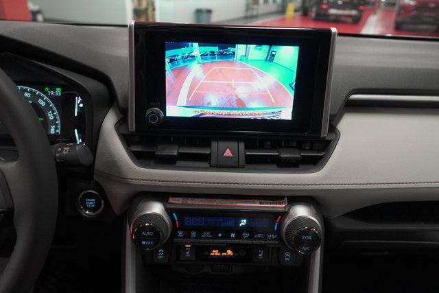 Photo of 2025 Ice Cap Toyota RAV4