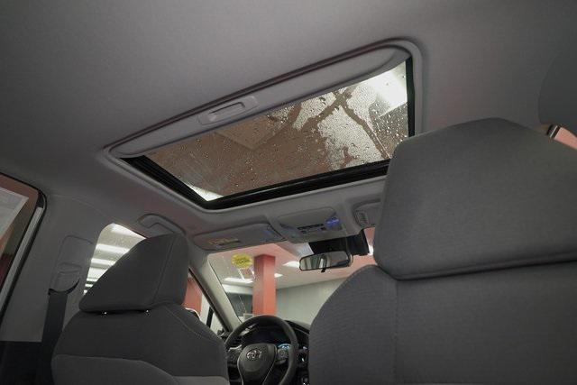 Photo of 2025 Ice Cap Toyota RAV4