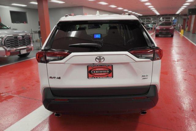 Photo of 2025 Ice Cap Toyota RAV4
