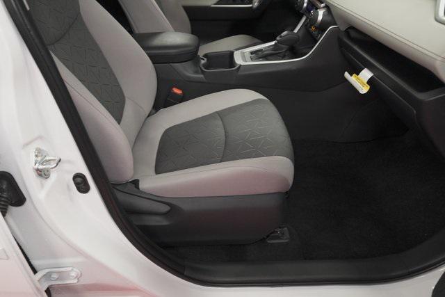 Photo of 2025 Ice Cap Toyota RAV4