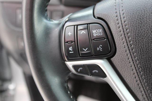 Photo of 2019 Celestial Silver Metallic Toyota Highlander