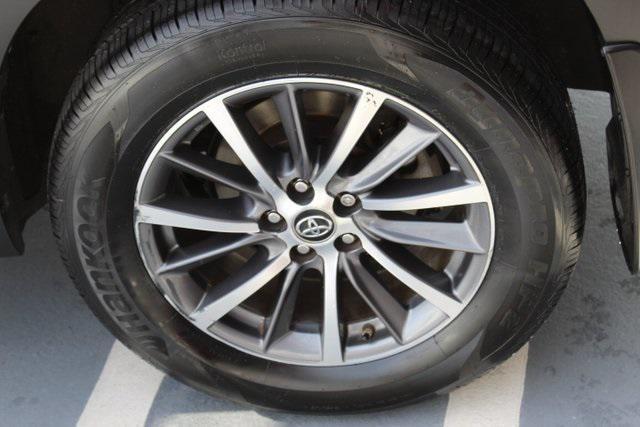 Photo of 2019 Celestial Silver Metallic Toyota Highlander