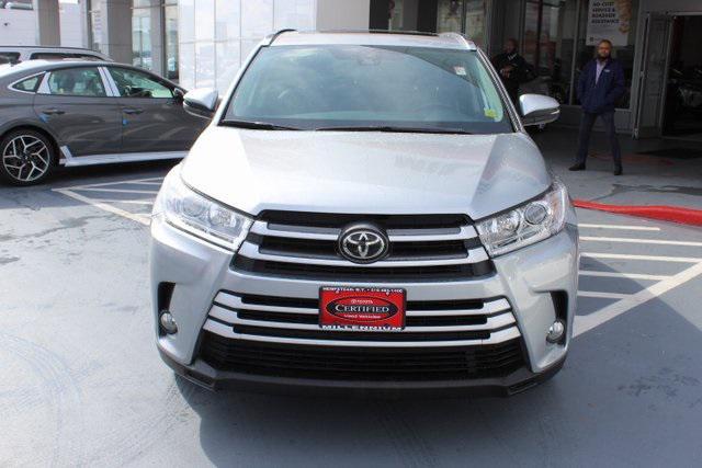 Photo of 2019 Celestial Silver Metallic Toyota Highlander