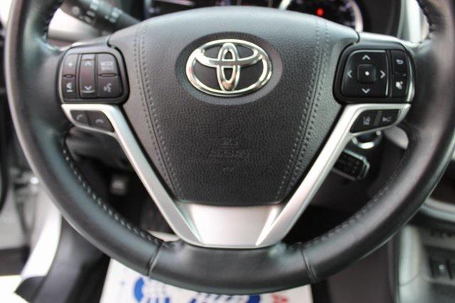 Photo of 2019 Celestial Silver Metallic Toyota Highlander