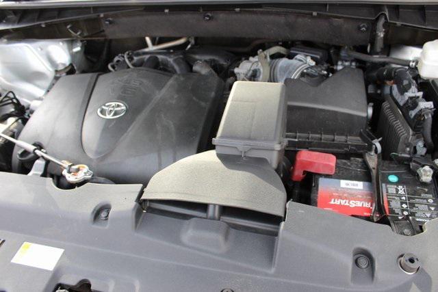 Photo of 2019 Celestial Silver Metallic Toyota Highlander