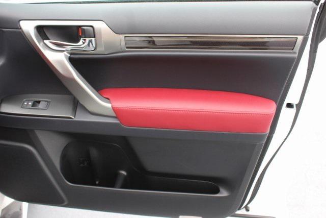 Photo of 2023 Eminent White Pearl Lexus GX 460