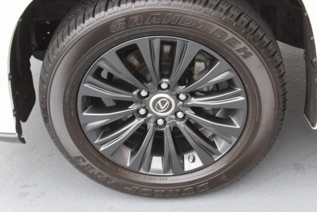 Photo of 2023 Eminent White Pearl Lexus GX 460