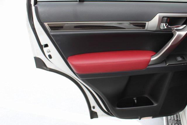Photo of 2023 Eminent White Pearl Lexus GX 460