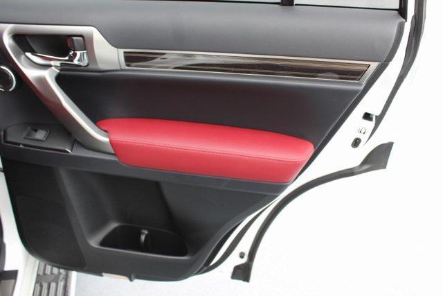 Photo of 2023 Eminent White Pearl Lexus GX 460