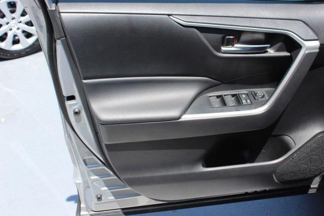 Photo of 2022 Silver Sky Metallic Toyota RAV4 Hybrid