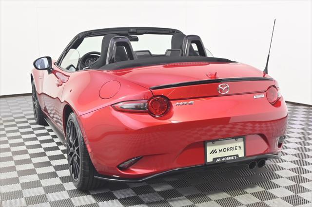 Photo of 2017 Soul Red Metallic Mazda MX-5 Miata