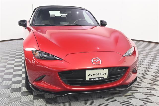 Photo of 2017 Soul Red Metallic Mazda MX-5 Miata