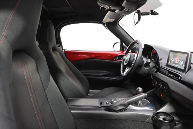 Photo of 2017 Soul Red Metallic Mazda MX-5 Miata
