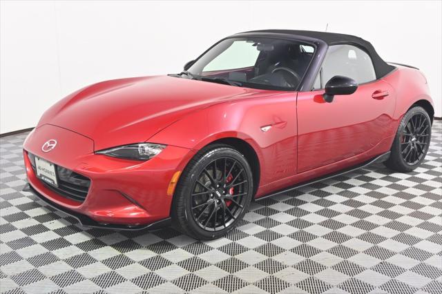 Photo of 2017 Soul Red Metallic Mazda MX-5 Miata