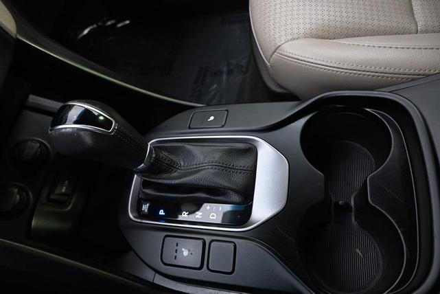 Photo of 2013 Frost White Pearl Hyundai SANTA FE