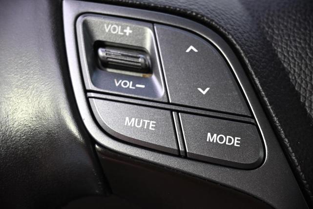 Photo of 2013 Frost White Pearl Hyundai SANTA FE