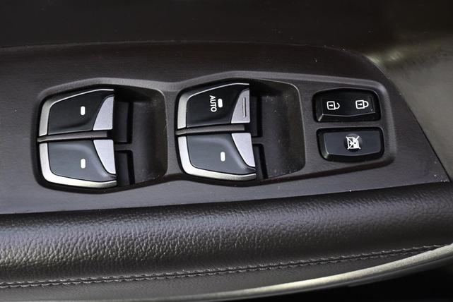 Photo of 2013 Frost White Pearl Hyundai SANTA FE