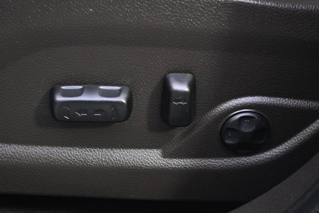 Photo of 2013 Frost White Pearl Hyundai SANTA FE