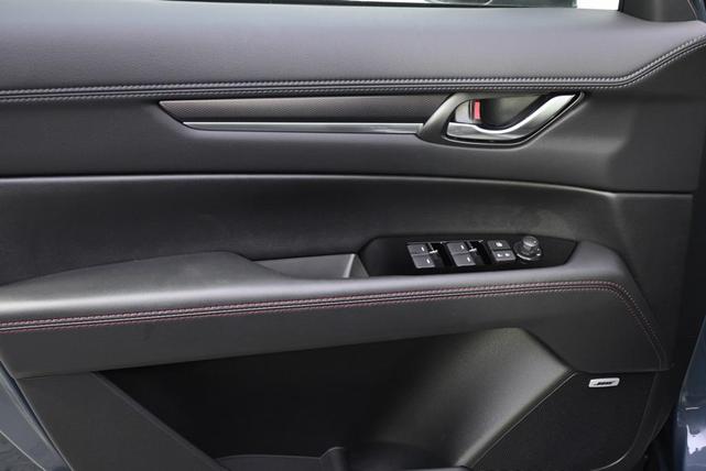 Photo of 2025 Gray Metallic Mazda CX-5