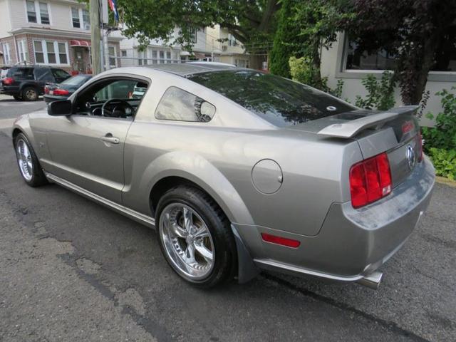 Photo of 2008 Vapor Metallic Ford Mustang