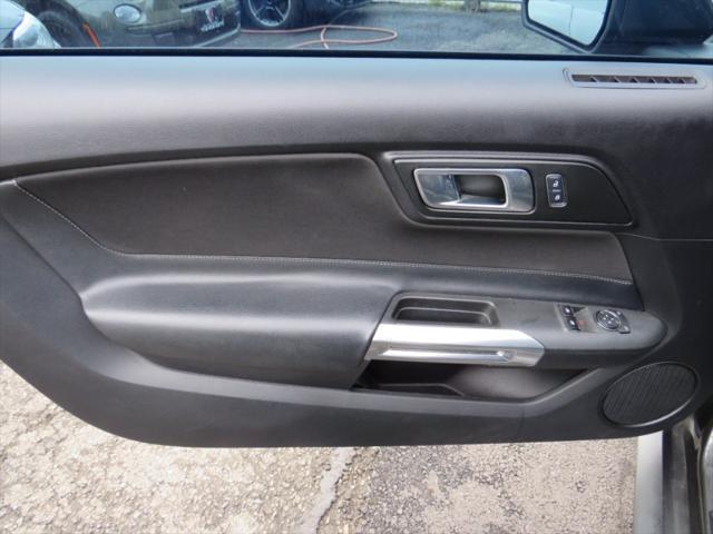 Photo of 2018 Magnetic Metallic Ford Mustang