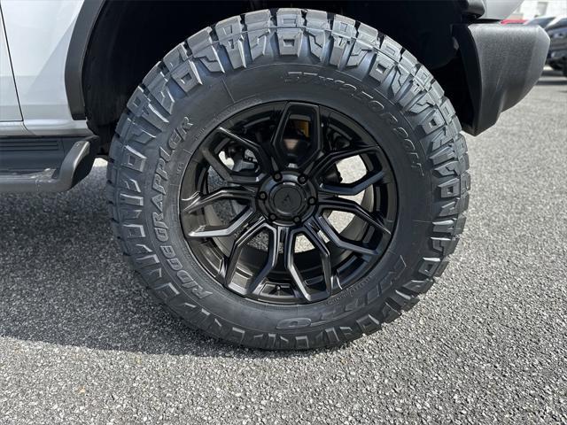Photo of 2025 Oxford White Ford Bronco