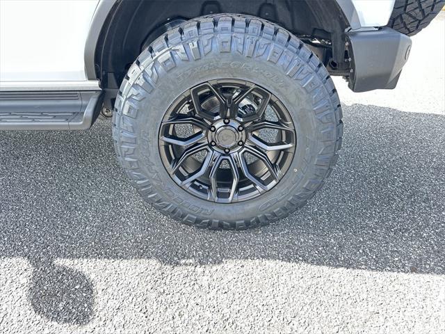 Photo of 2025 Oxford White Ford Bronco