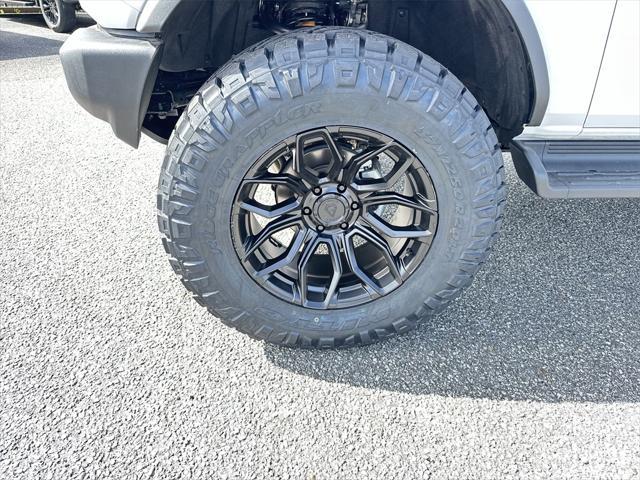 Photo of 2025 Oxford White Ford Bronco