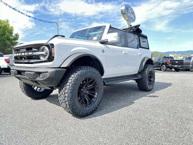Photo of 2025 Oxford White Ford Bronco