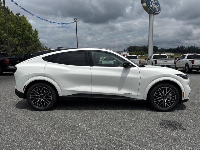 Photo of 2025 Star White Metallic Tri-Coat Ford Mustang Mach-E