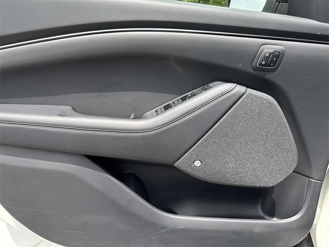 Photo of 2025 Star White Metallic Tri-Coat Ford Mustang Mach-E