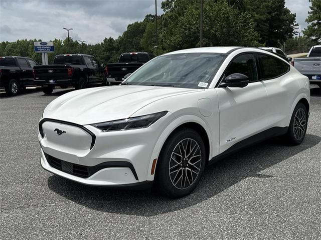 Photo of 2025 Star White Metallic Tri-Coat Ford Mustang Mach-E