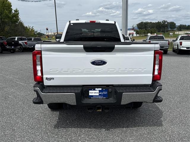 Photo of 2024 OXFORD WHITE Ford F-250