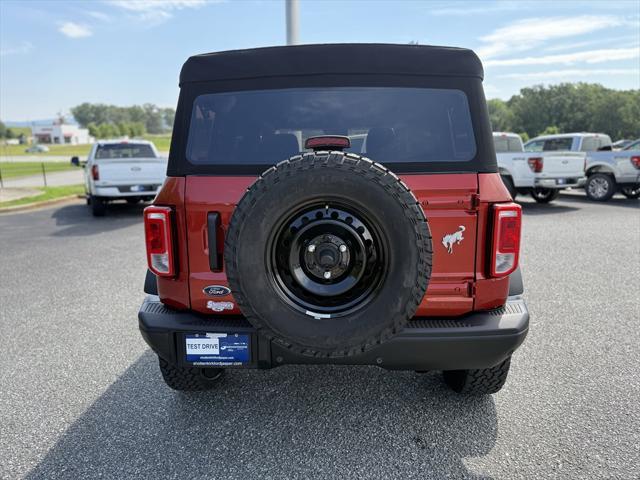 Photo of 2022 Hot Pepper Red Metallic Tinted Clearcoat Ford Bronco