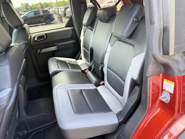 Photo of 2022 Hot Pepper Red Metallic Tinted Clearcoat Ford Bronco
