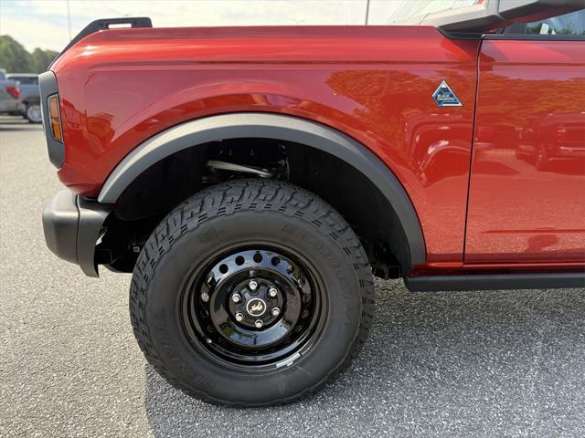 Photo of 2022 Hot Pepper Red Metallic Tinted Clearcoat Ford Bronco