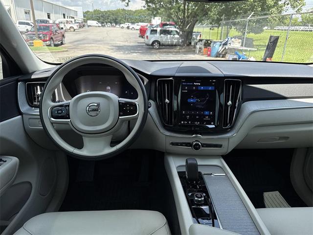 Photo of 2024 Platinum Gray Metallic Volvo XC60