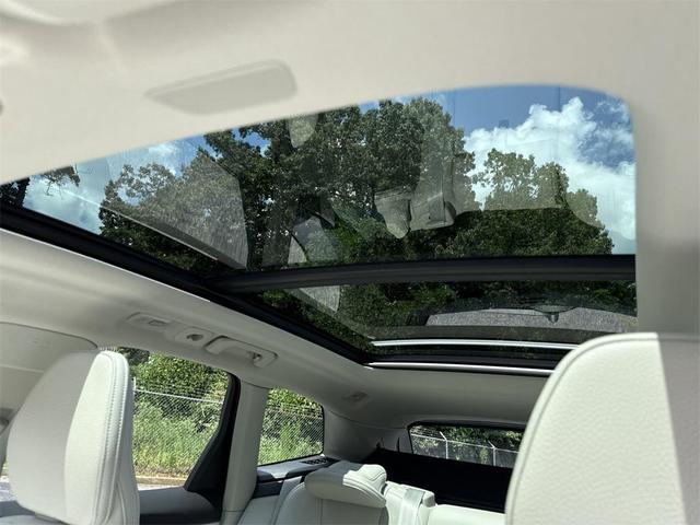 Photo of 2024 Platinum Gray Metallic Volvo XC60