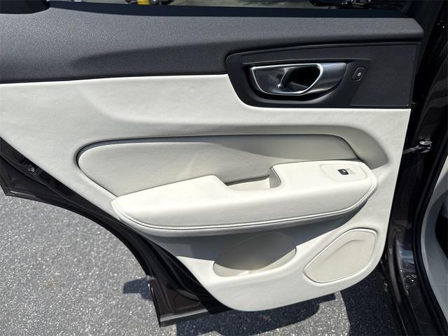 Photo of 2024 Platinum Gray Metallic Volvo XC60