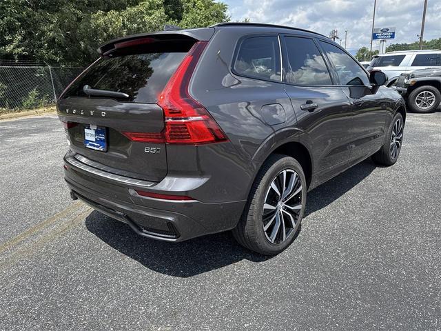 Photo of 2024 Platinum Gray Metallic Volvo XC60
