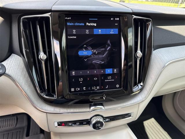 Photo of 2024 Platinum Gray Metallic Volvo XC60