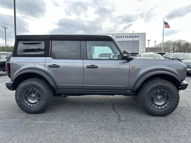 Photo of 2025 Carbonized Gray Metallic Ford Bronco