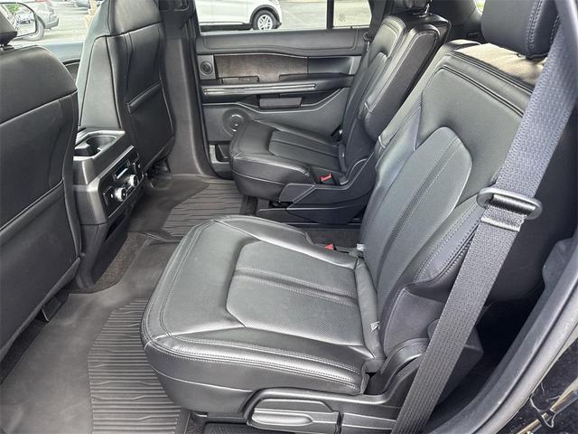 Photo of 2021 Agate Black Metallic Ford Expedition