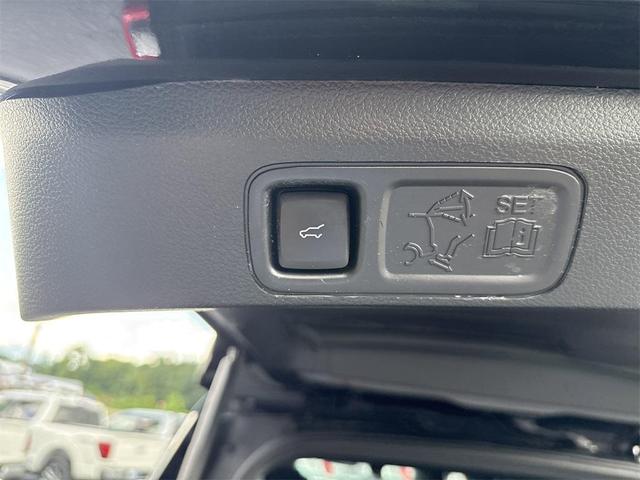 Photo of 2021 Agate Black Metallic Ford Expedition