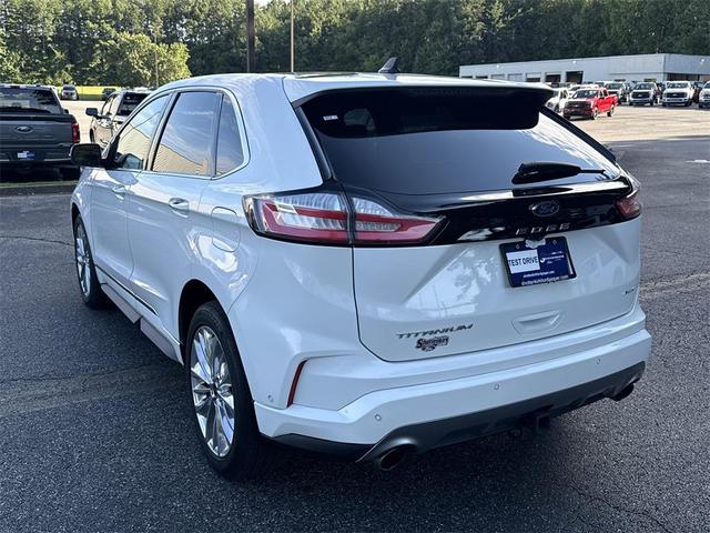 Photo of 2022 Star White Metallic Tri-Coat Ford Edge