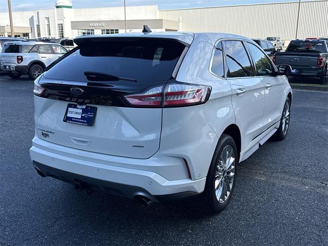 Photo of 2022 Star White Metallic Tri-Coat Ford Edge