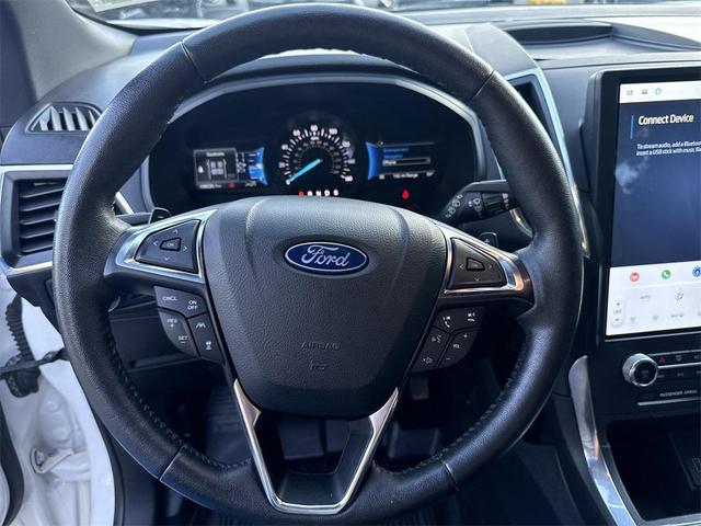 Photo of 2022 Star White Metallic Tri-Coat Ford Edge