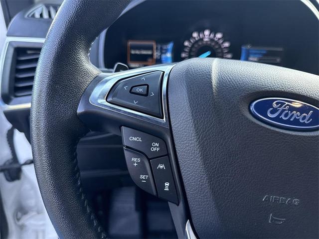 Photo of 2022 Star White Metallic Tri-Coat Ford Edge