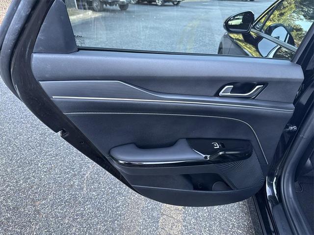 Photo of 2025 Aurora Black Pearl Kia K5